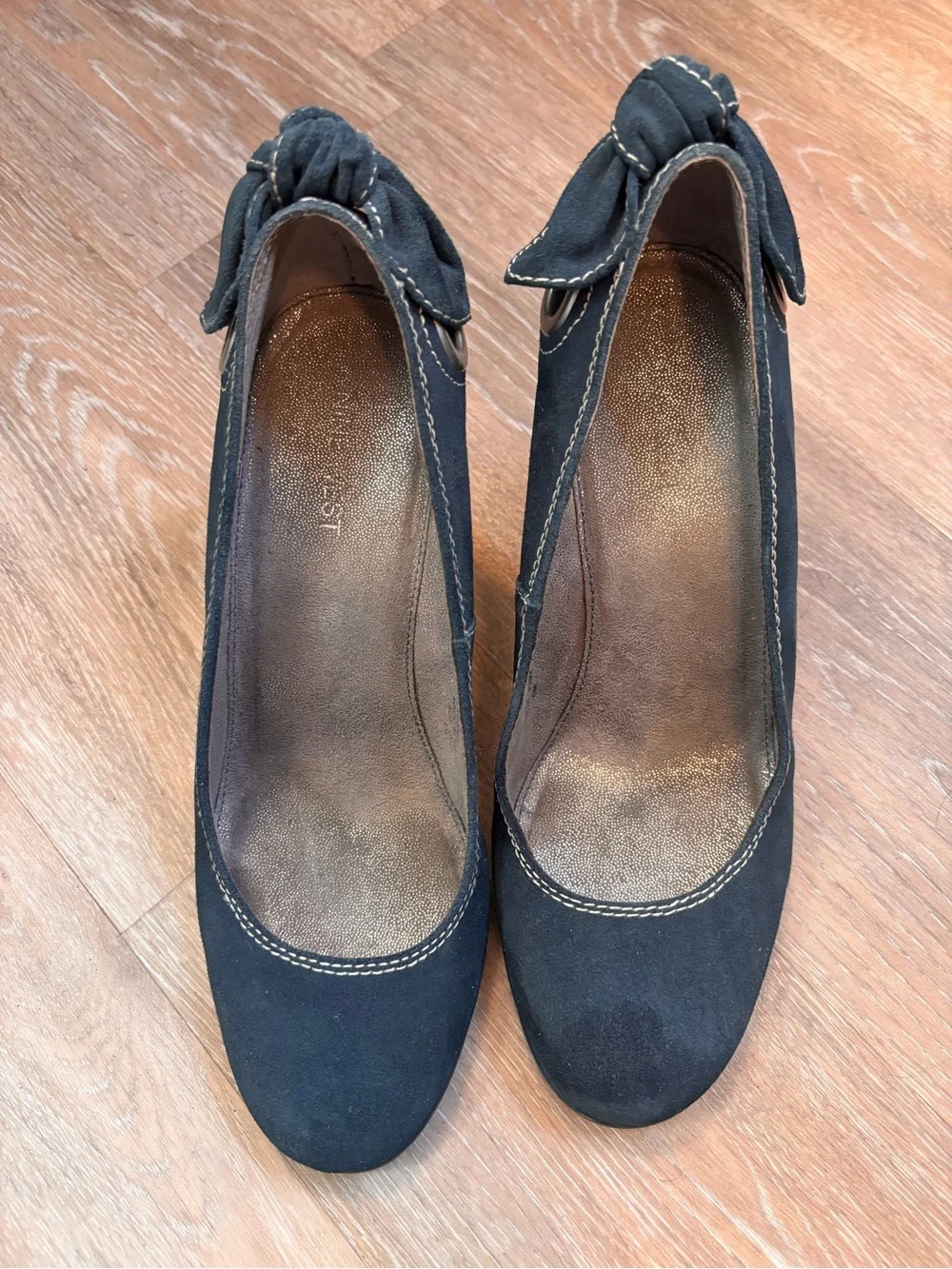 Nine West Dk Teal Suede Wedge Pumps with Back Knot. Size 8 But Would Fit 8.5.